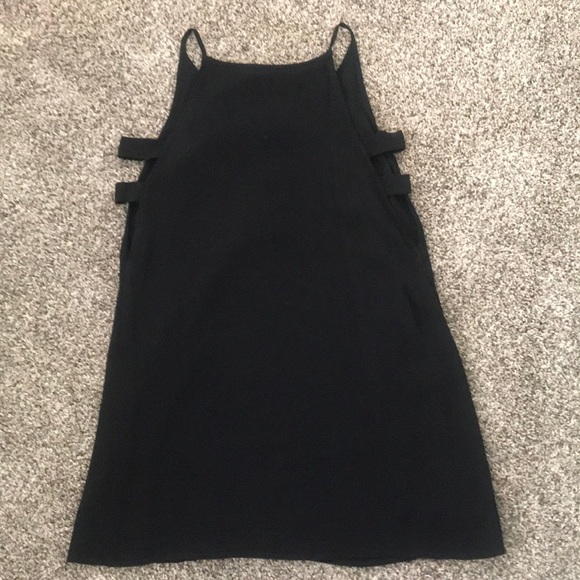 Tobi Black shift dress - Picture 3 of 3